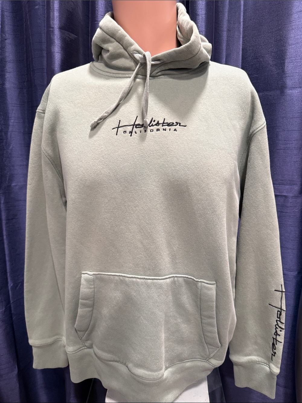 Hollister Must Have Collection unisex Sage Green Pullover Hoodie